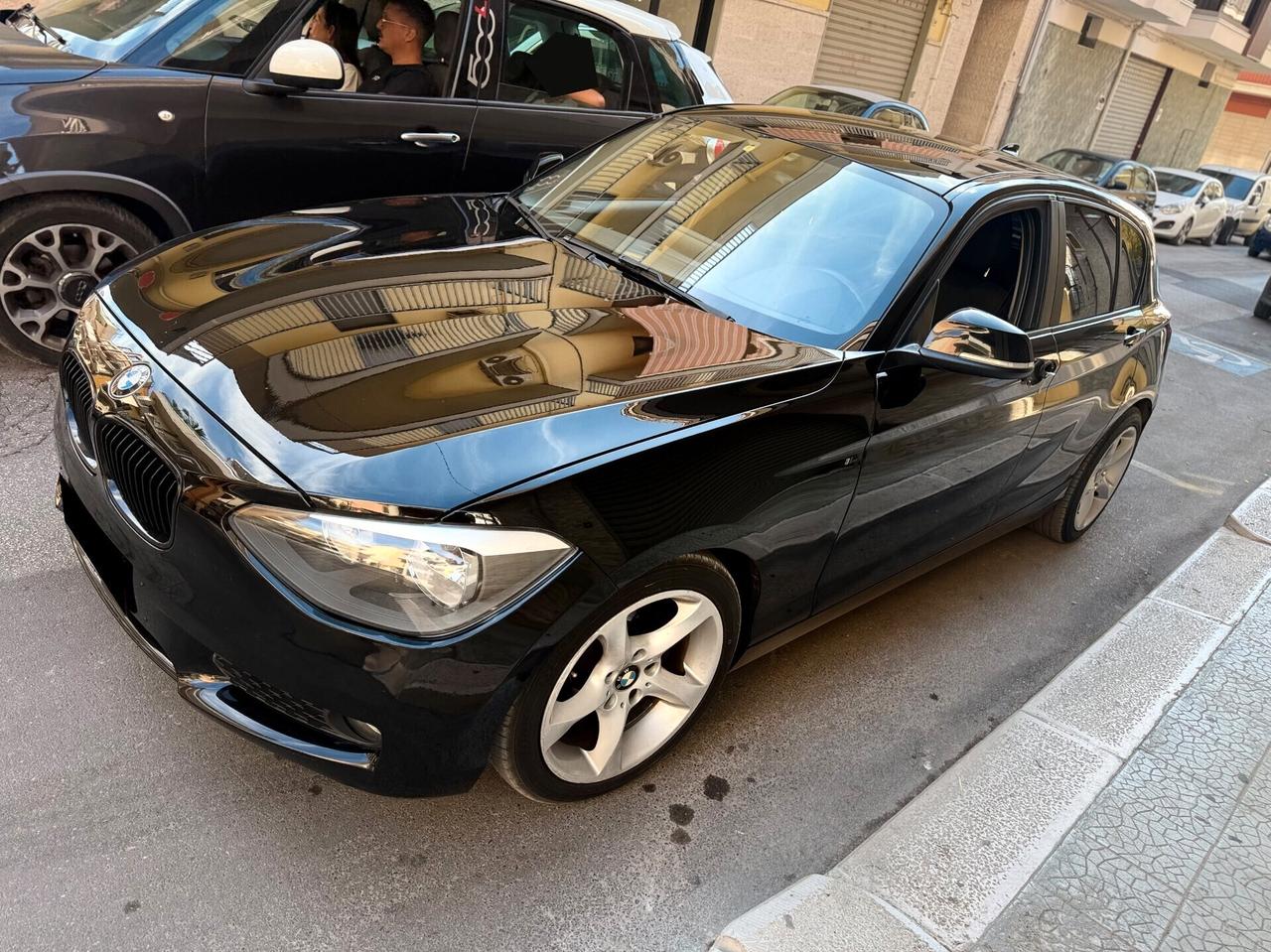 Bmw 116i 5p. Sport TOTAL BLACK