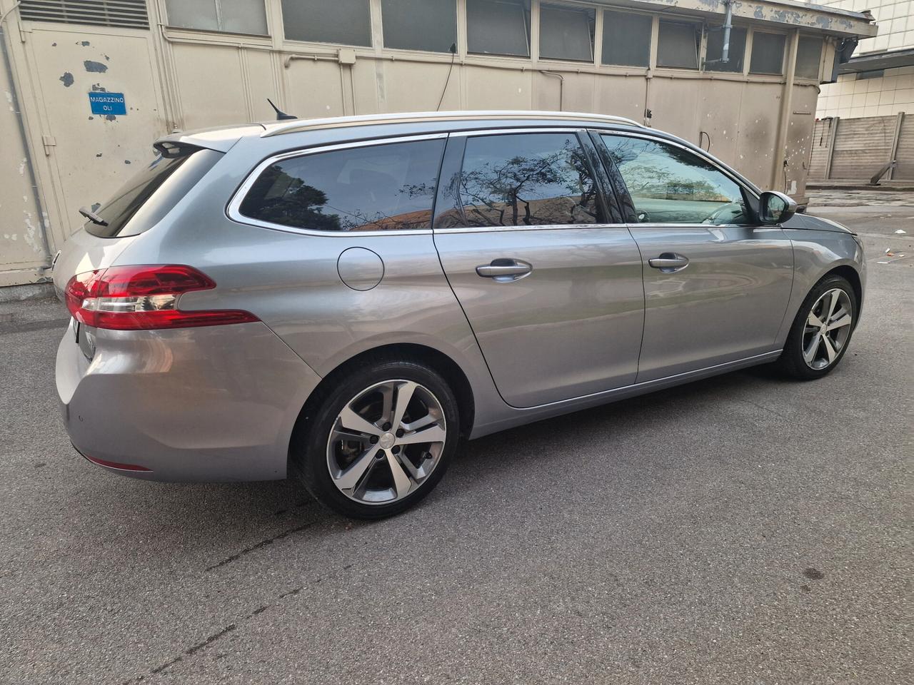 Peugeot 308 BlueHDi 150 S&S EAT6 SW Allure