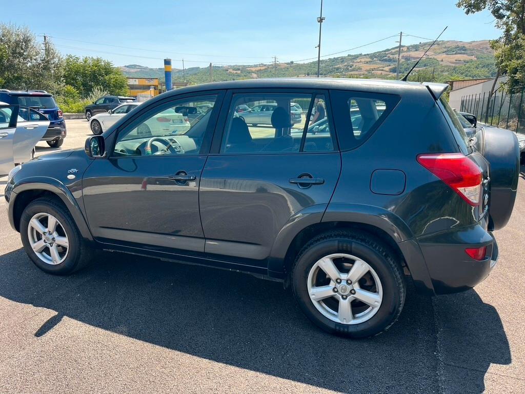 Toyota RAV 4 RAV4 2.2 D-4D 177 CV Sol Plus