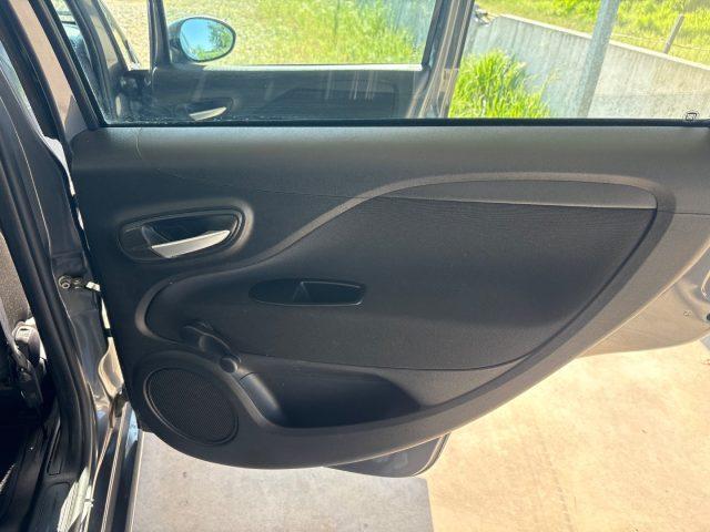 FIAT Punto 1.2 8V 5 porte OK NEOP POCHI CHILOMETRI EURO 5