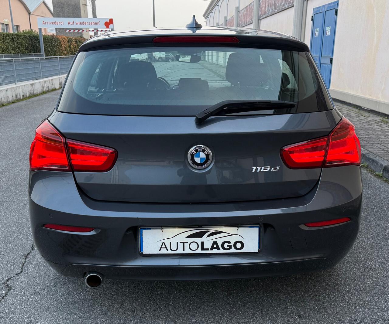 Bmw 118d 5p. Business Automatica 2017