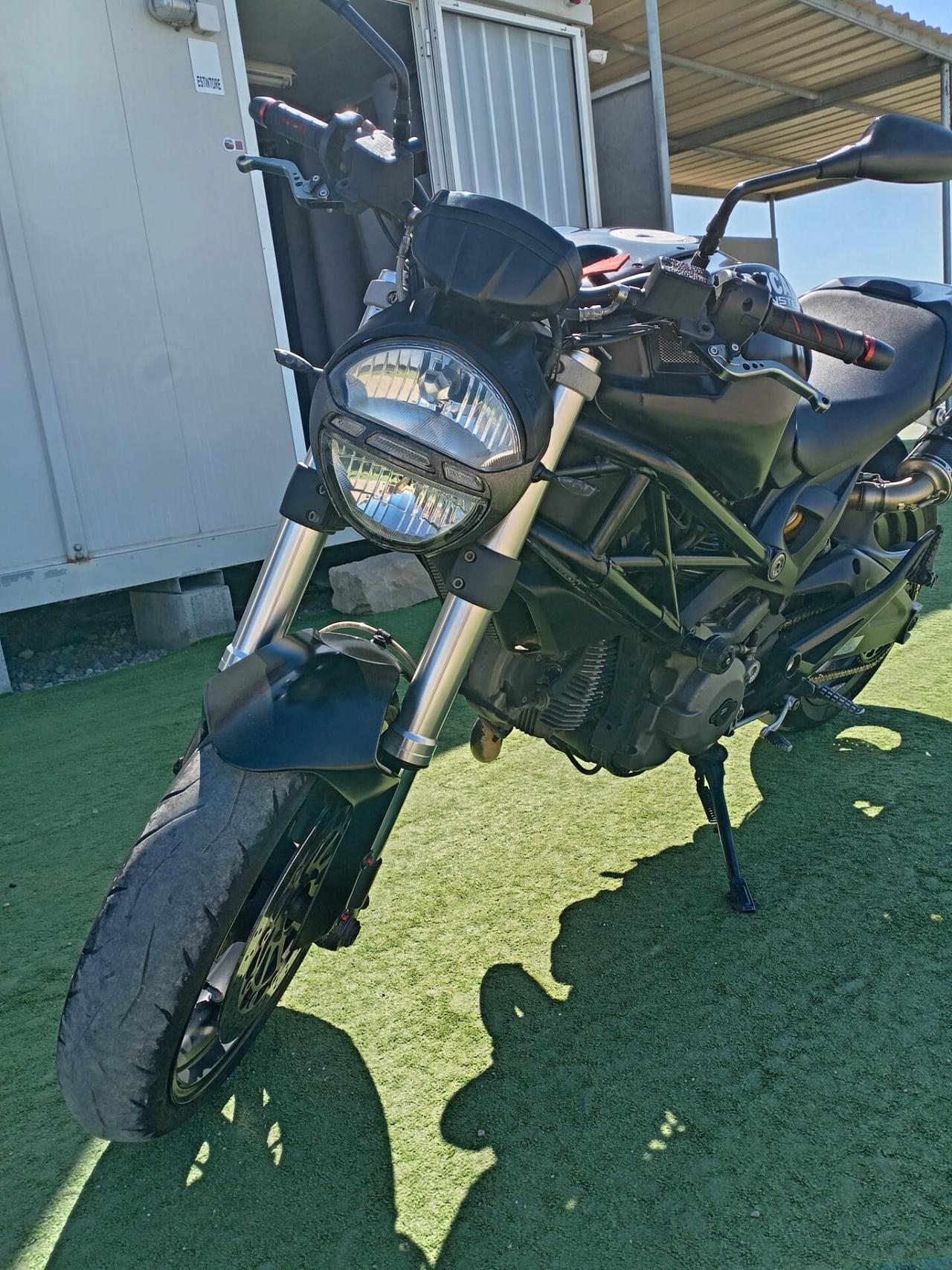 DUCATI MONSTER NAKED