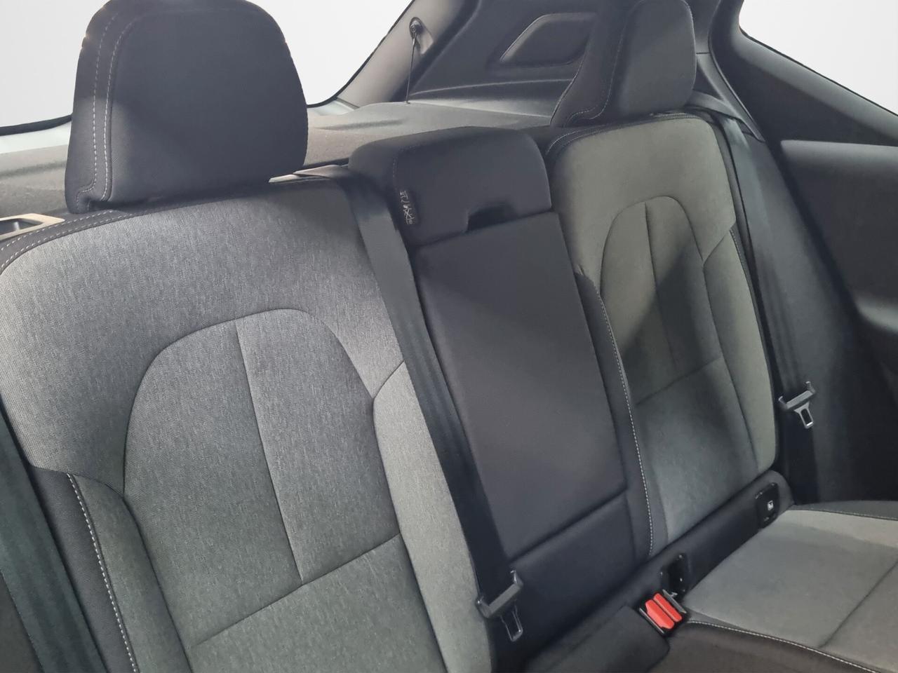 Volvo XC40 T2 automatico Momentum