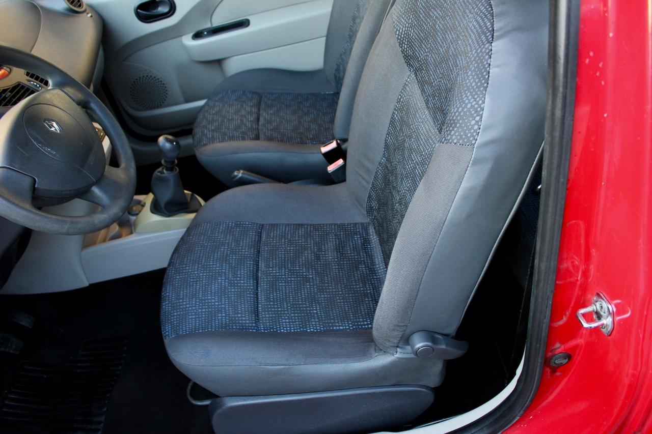 Renault Twingo 1.2 16V DISTRIBUZIONE E TAGLIANDO APPENA FATTI