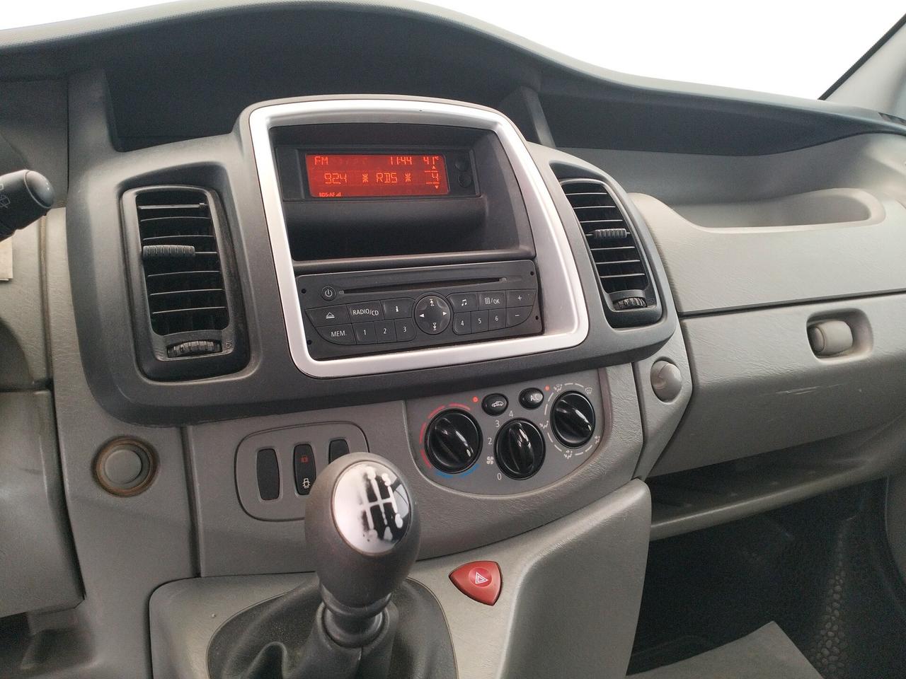 Renault Trafic 2.0 dCi 115cv Passenger - 9 POSTI