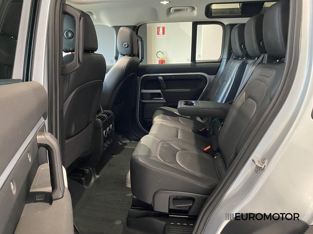 Land Rover Defender 110 3.0 I6 MHEV SE AWD Auto