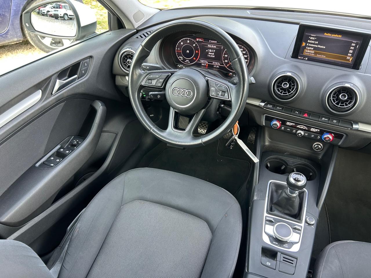 Audi A3 SPB 30 TDI Business Sline esterno neopatentati permute