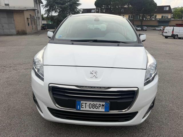 PEUGEOT 5008 1.6 HDi 115CV Allure senza nessun lavoro da fare