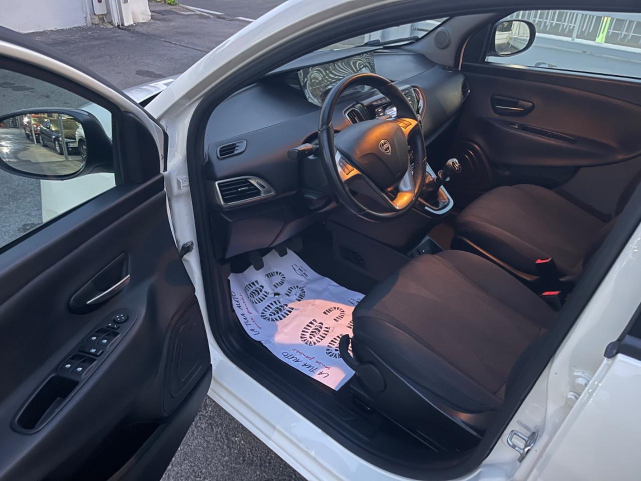 Lancia Ypsilon 1.2 69 CV 5 porte S&S Gold KM 78.000 CERTIFICATI!