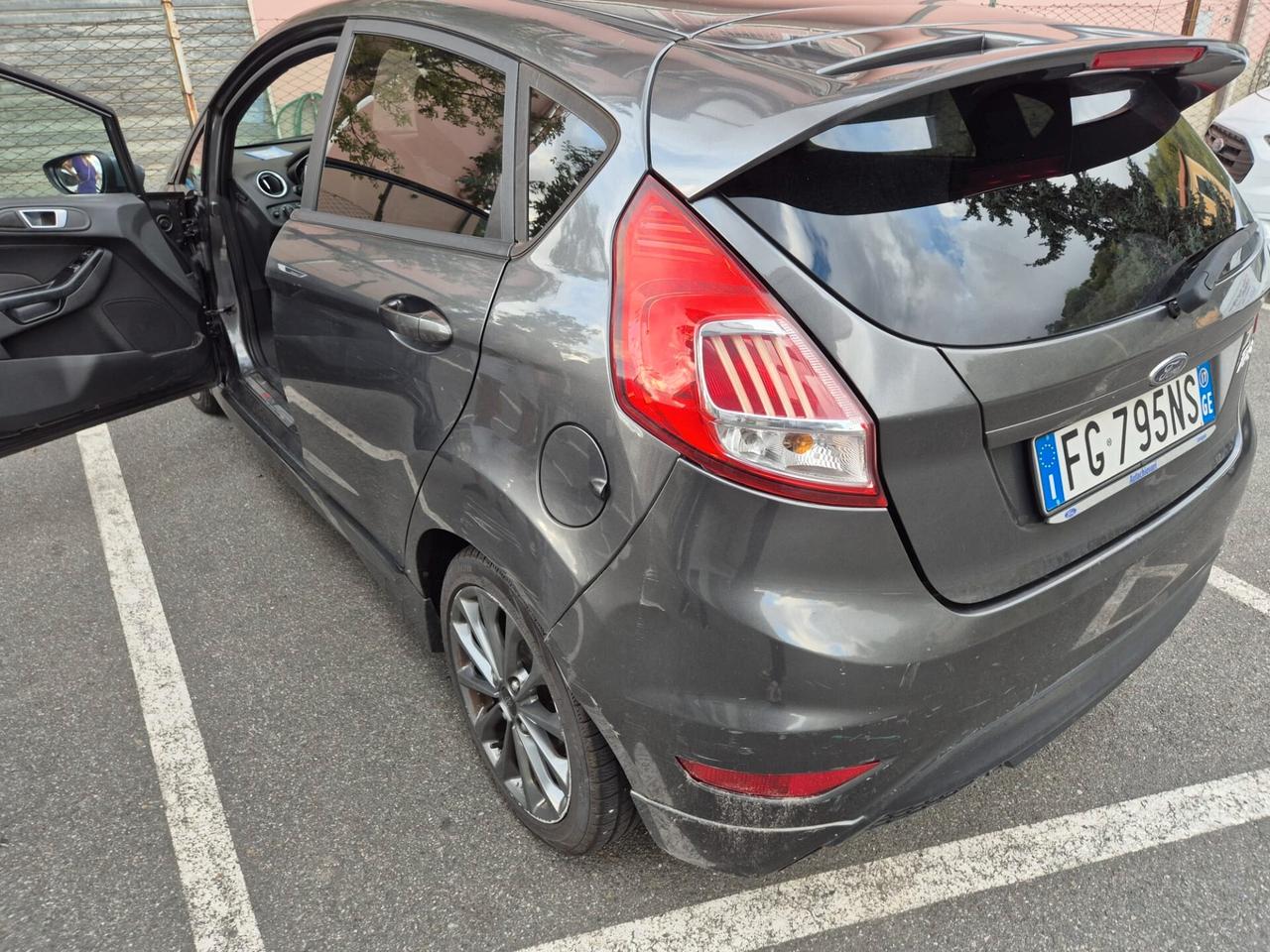Ford Fiesta 1.5 TDCi 75CV 5 porte ST-Line