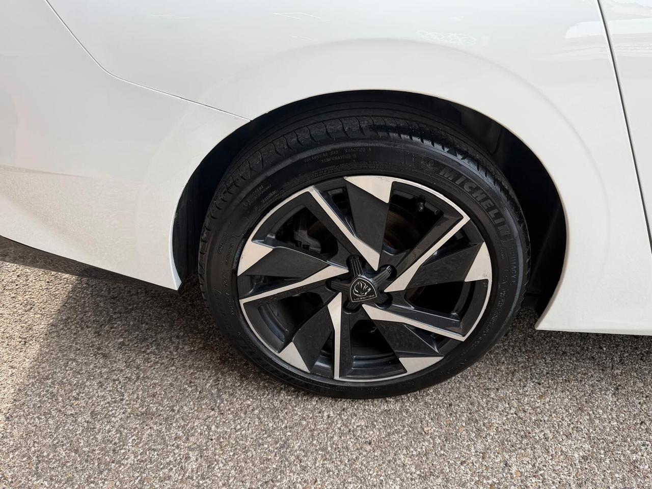 PEUGEOT 308 S.W. ALLURE 1.5 EAT8 130CV PELLE NAVI CAM ANNO 2023