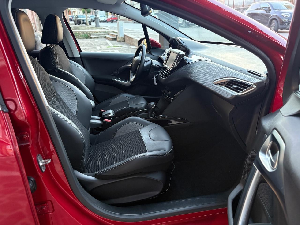 Peugeot 2008 BlueHDi 120 EAT6 Allure FULL/LED/NAV