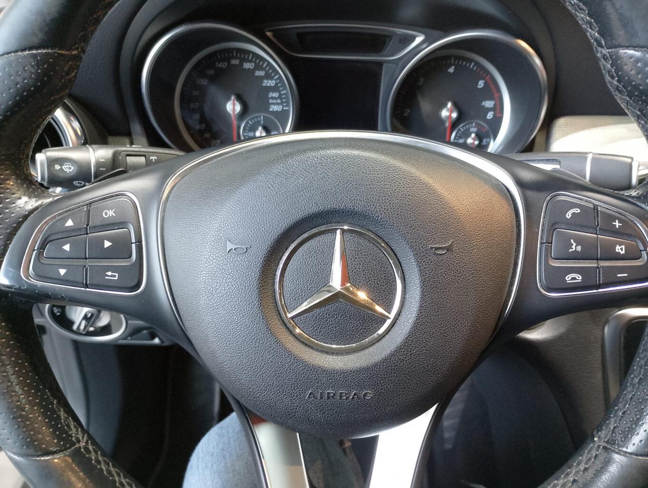 Mercedes-benz GLA 200 d Automatic Premium