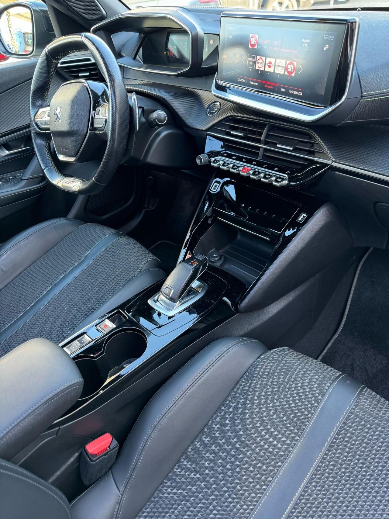 Peugeot 2008 1.5 HDI 130 EAT8 Navi Pack Tetto introvabile