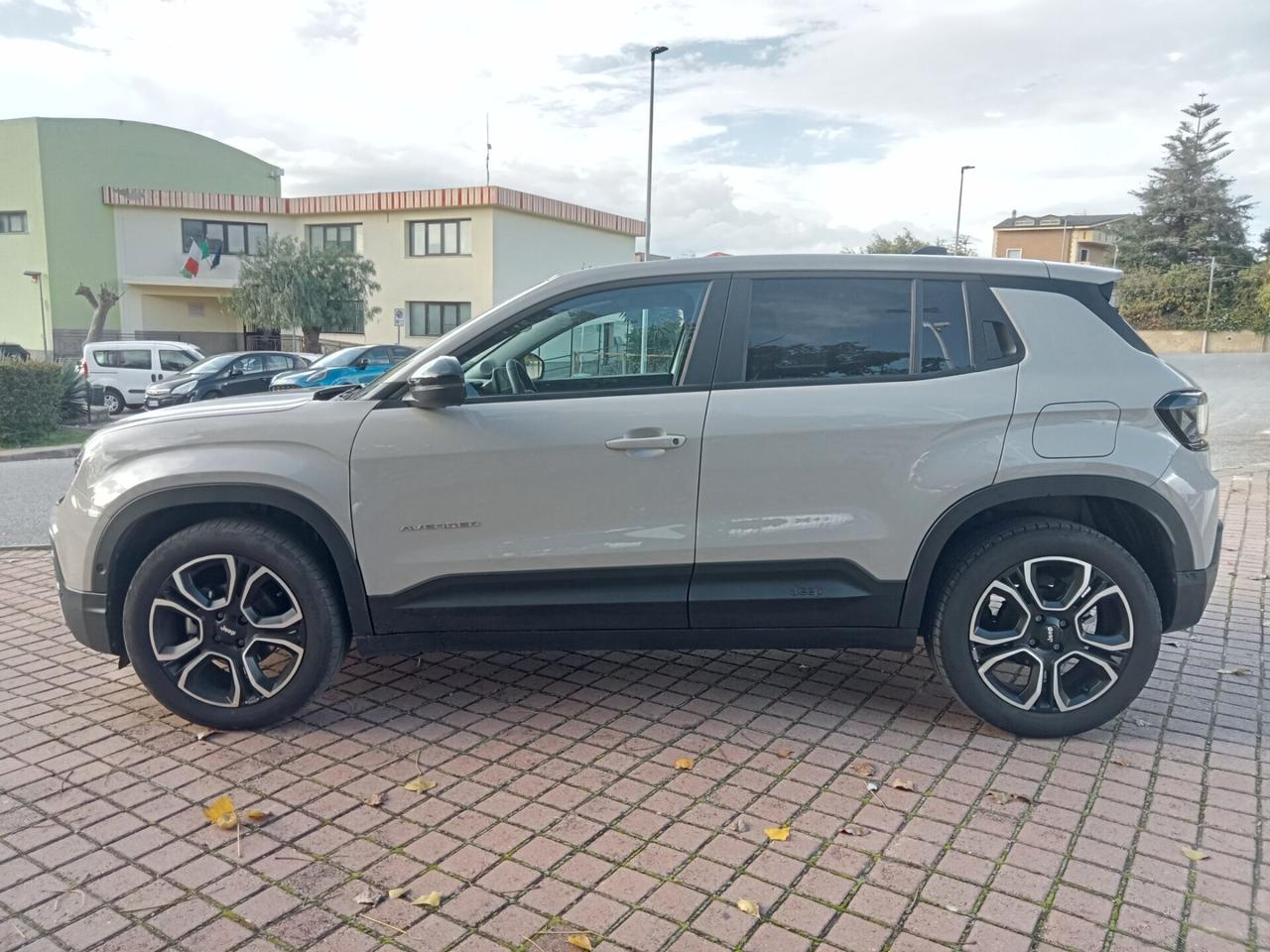 Jeep Avenger 1.2 Turbo 100 CV Summit 2025