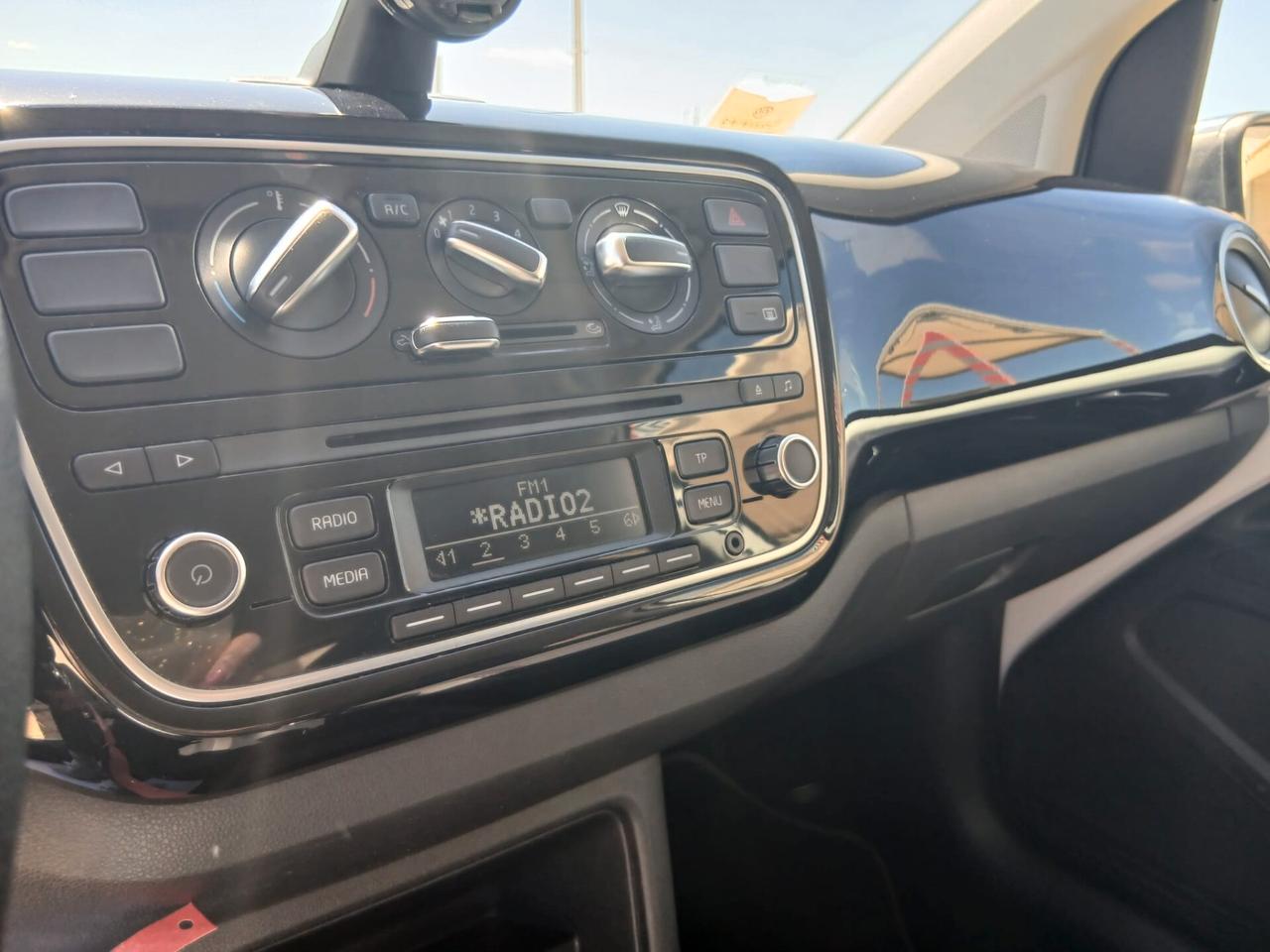 Volkswagen up! 1.0 BENZINA 75CV GARANTITA