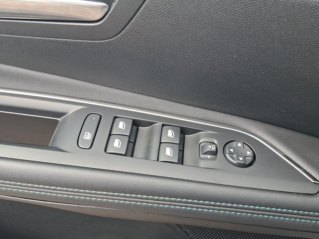 Peugeot 3008 Hybrid4 300 e-EAT8 Allure Pack