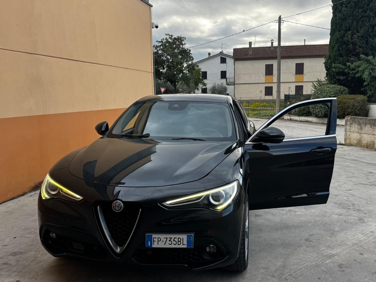 Alfa Romeo Stelvio 2.2 Turbodiesel 180 CV AT8 Q4 Super