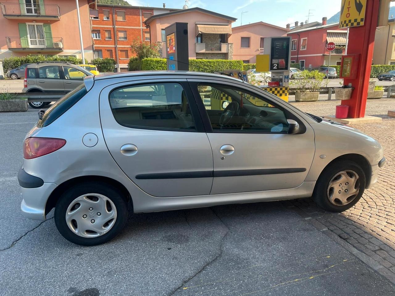 Peugeot 206 1.1 5p. XT