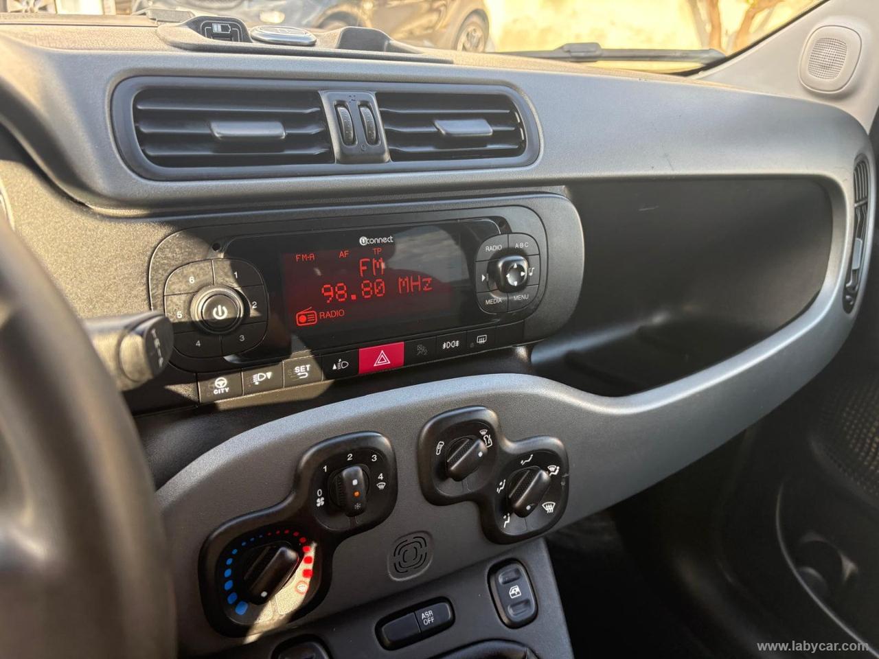 FIAT Panda 1.2 Lounge FULL OPT. UCONNECT