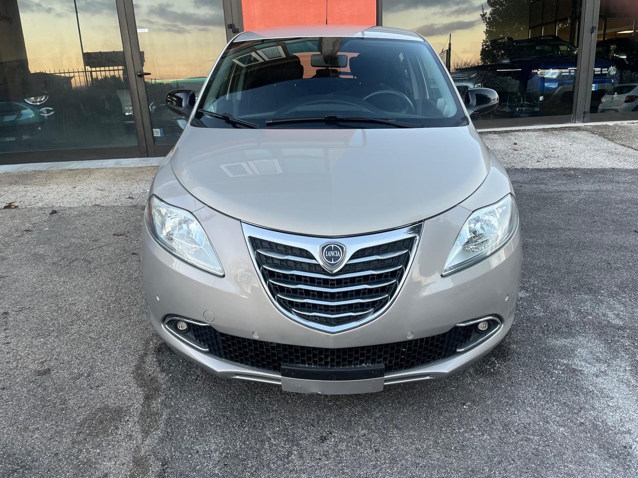 Lancia Ypsilon 1.2 69 CV 5 porte Gold-full-