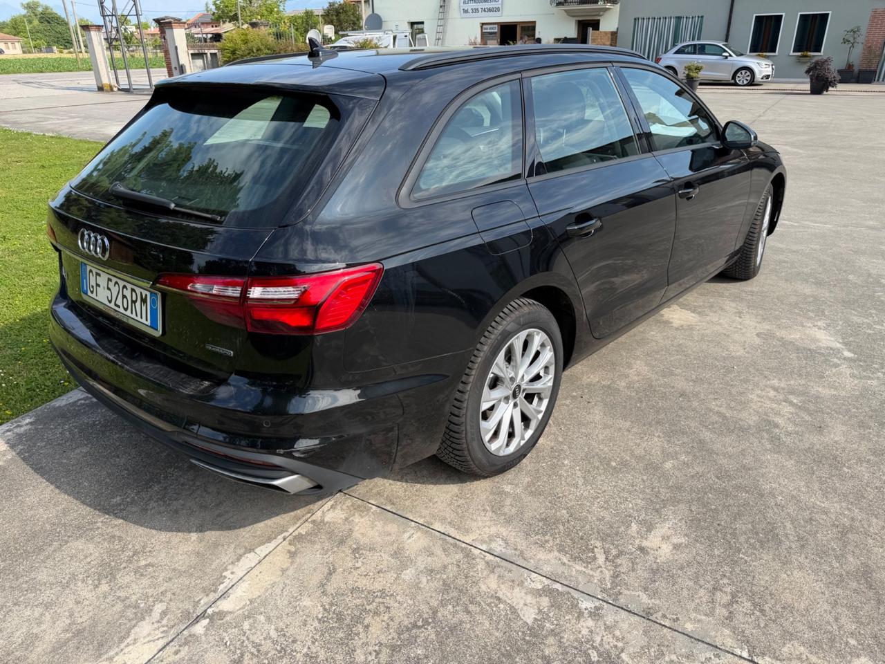 Audi A4 Avant 40 TDI quattro S tronic Business