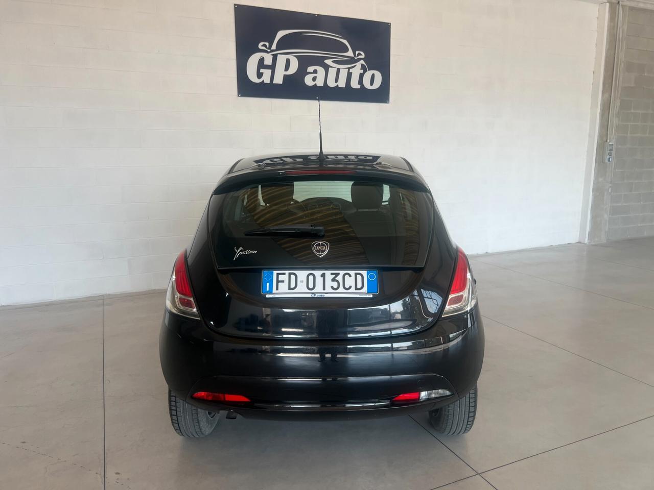 Lancia Ypsilon 0.9 TwinAir 85 CV 5 porte Metano Ecochic Gold OK NEOPATENTATI