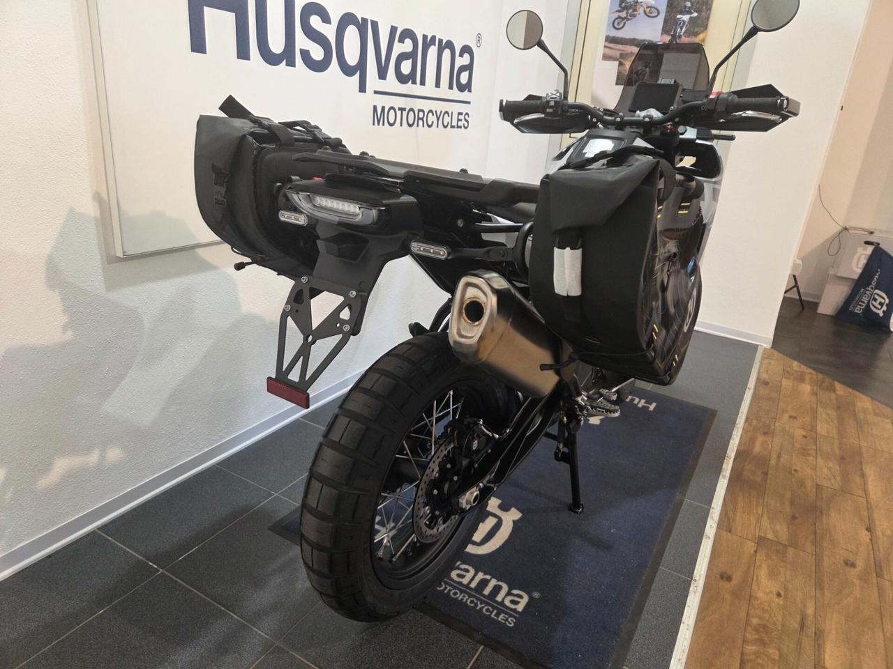Husqvarna Norden 901 Borse e Cavalletto Centrale