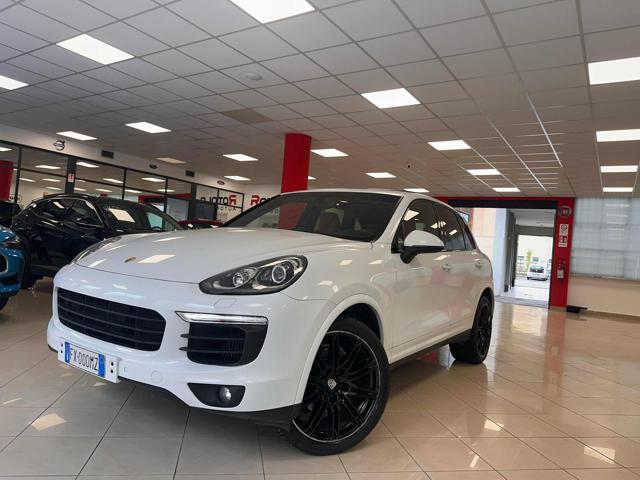 PORSCHE Cayenne 3.0 Diesel Platinum Edition PROMO CAR SERENITY