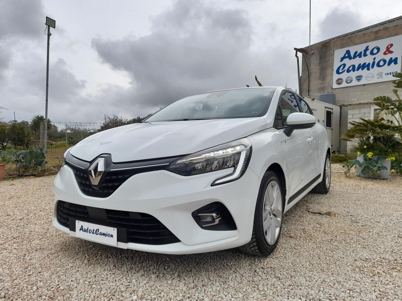 Renault Clio neopatentati 90 cv anno 2021 NAVI