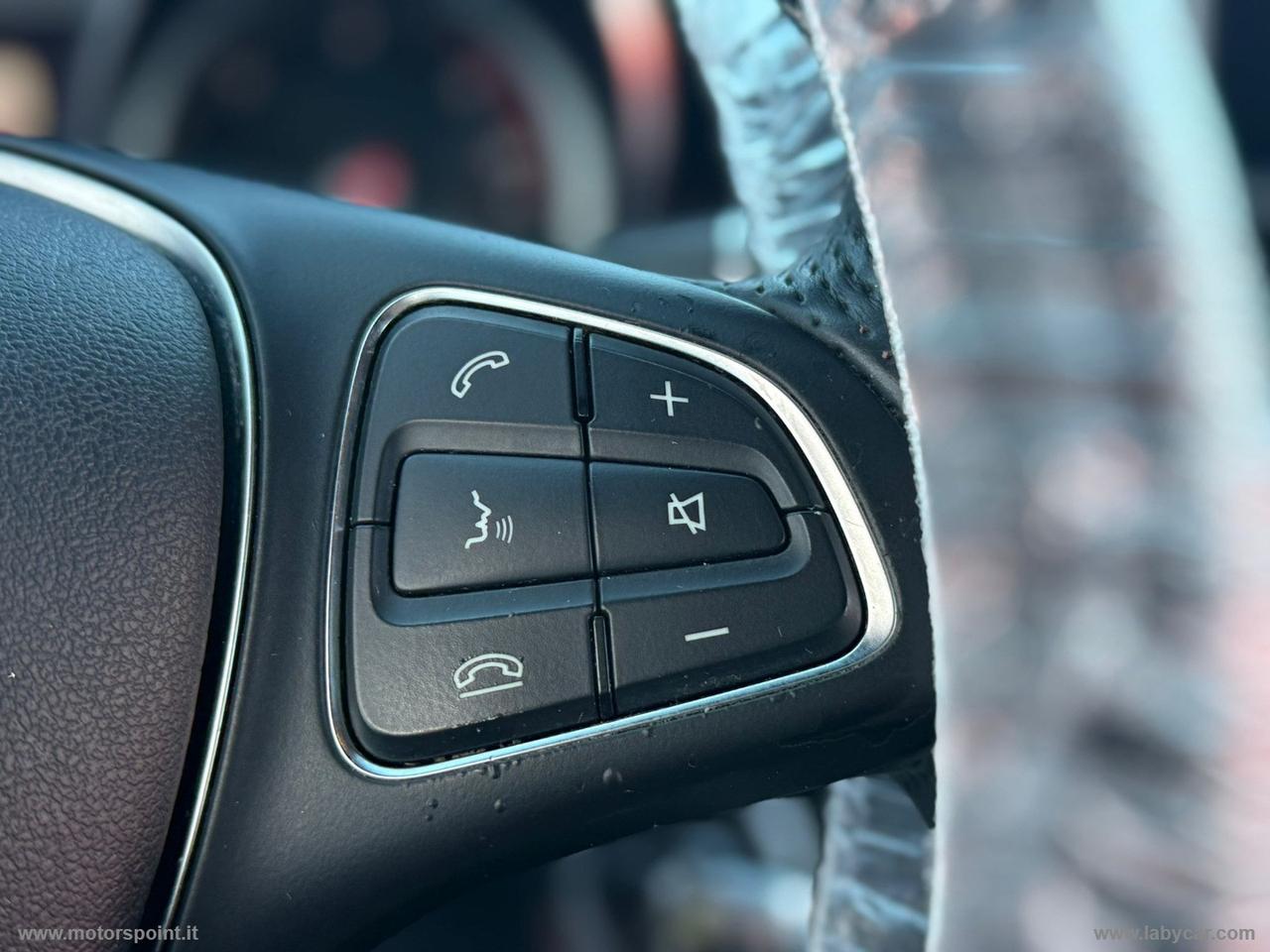 MERCEDES-BENZ A 180 d Automatic Premium