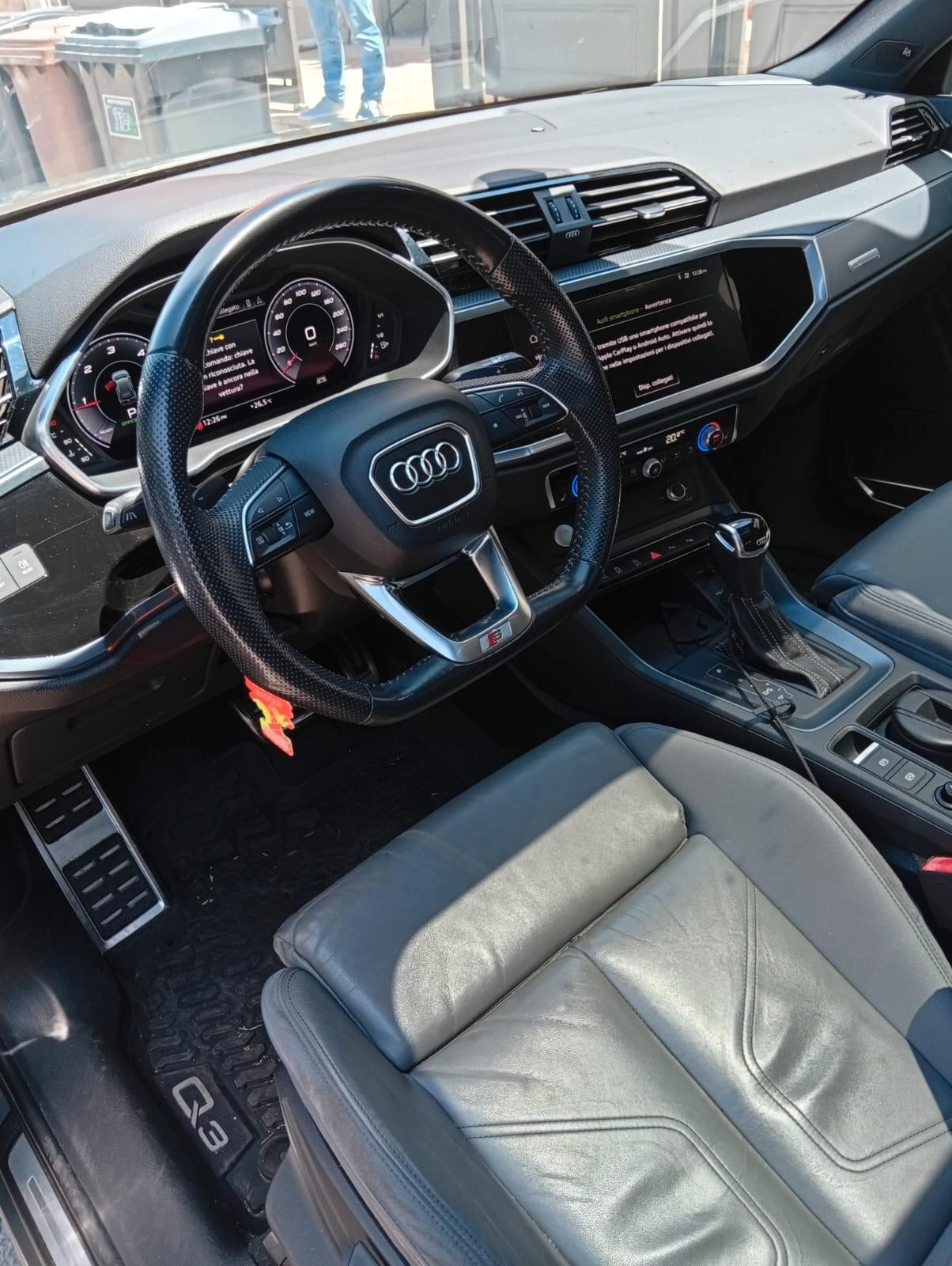 Audi Q3 35 TDI S tronic line edition (FULL OPTIONAL)