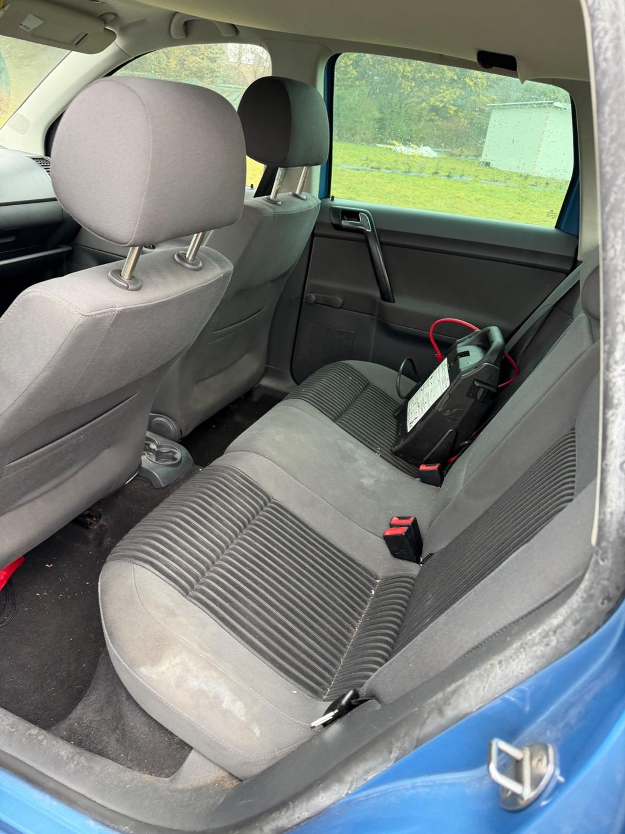 Volkswagen Polo 1.6 5p. Sportline