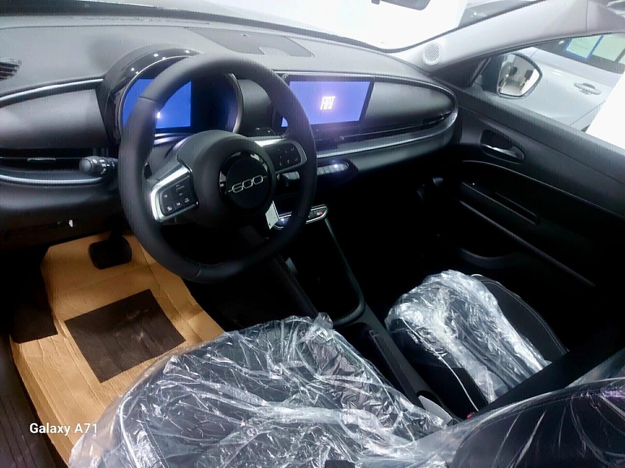 Fiat 600 Hybrid 110 CV DCT MHEV KMZERO