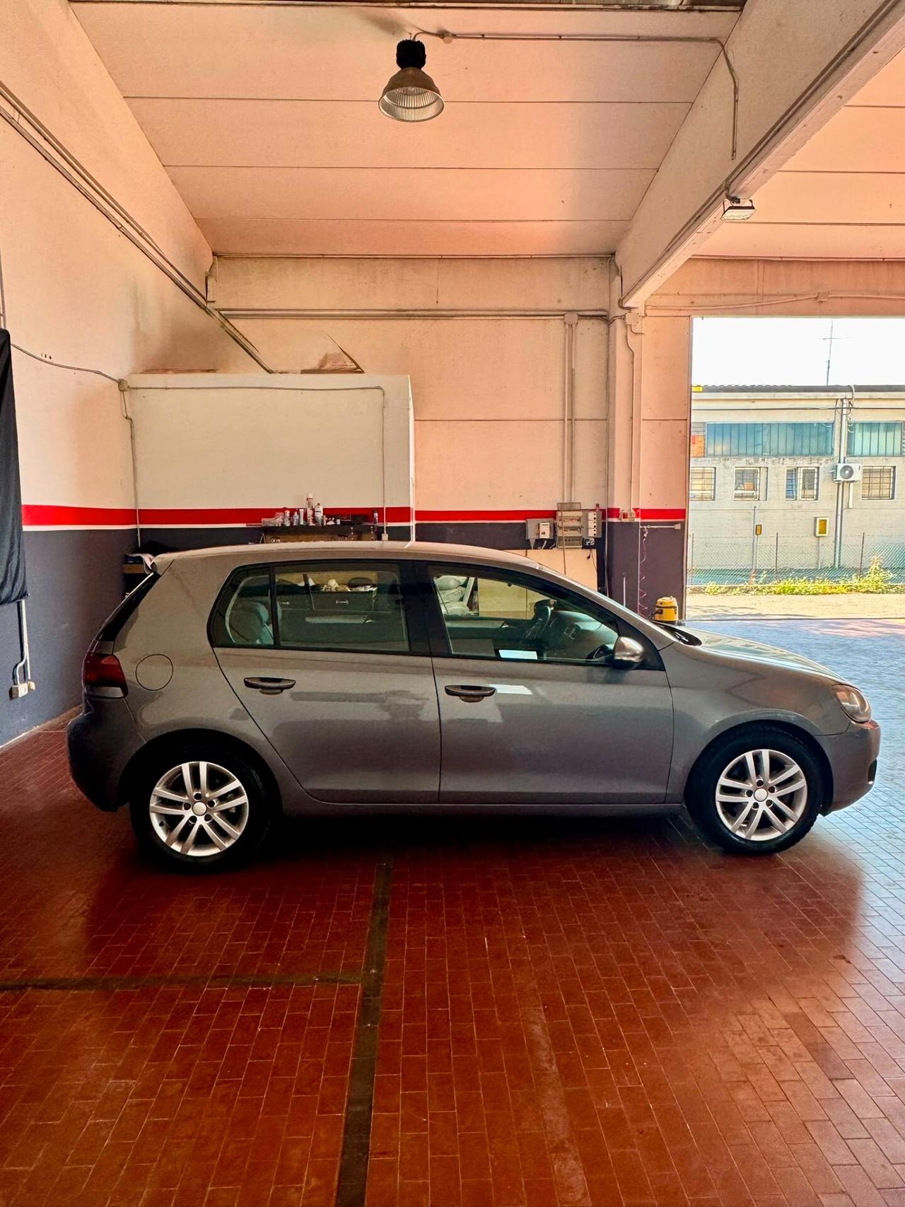 Volkswagen Golf 1.6 TDI DPF 5p. Highline