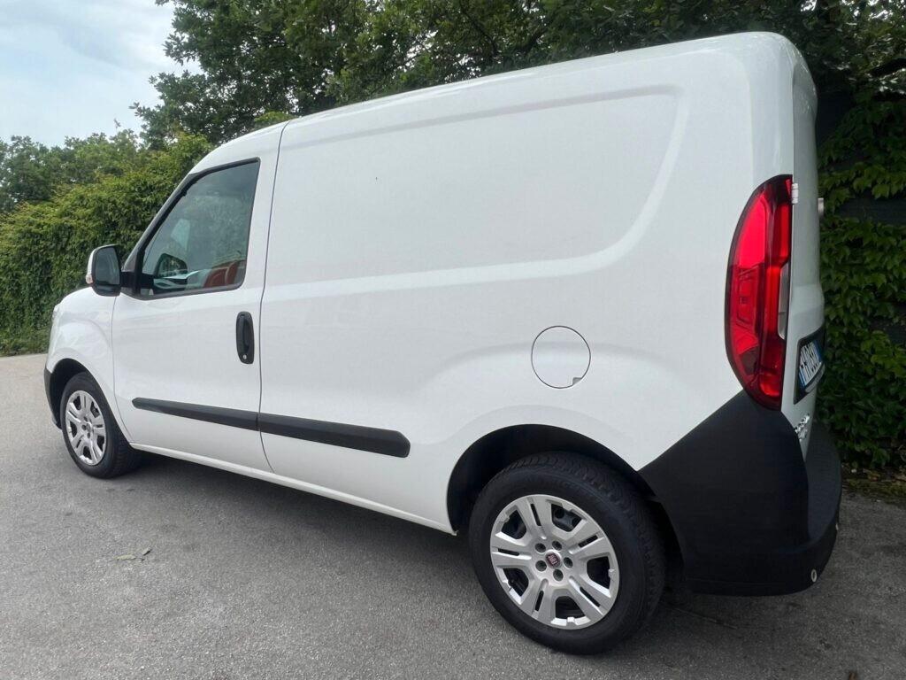 Fiat Doblo' Cargo 3 posti anteriori 1,3 mjet porta laterale scorrevole