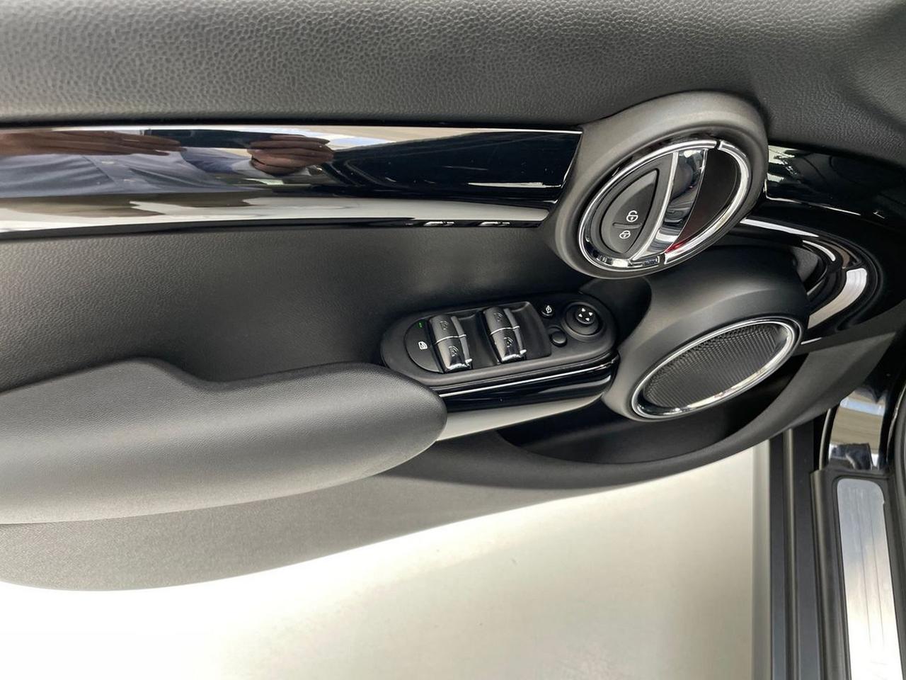 MINI Mini IV F55-F56 2014 - Mini 1.2 One 75cv 5p