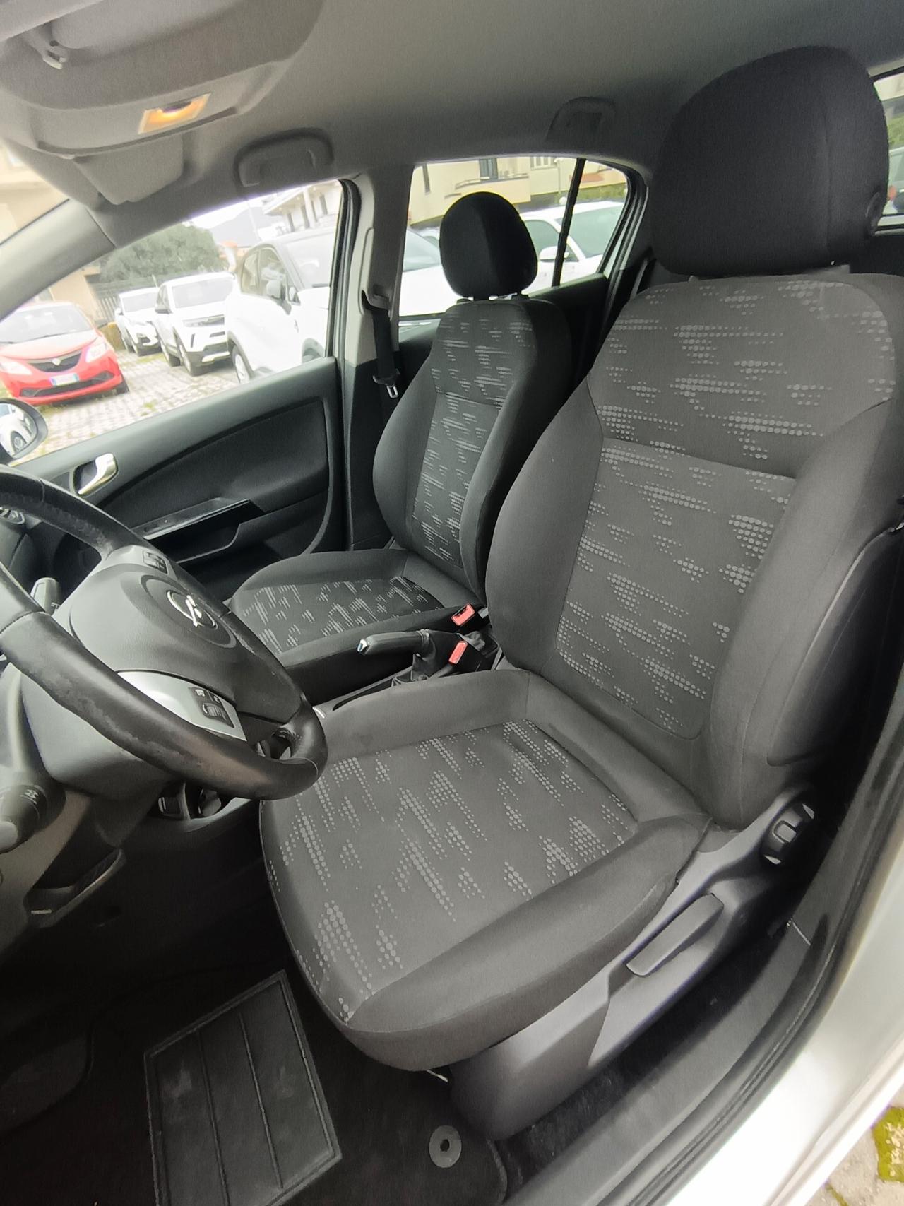 Opel Corsa 1.2 5 porte Club