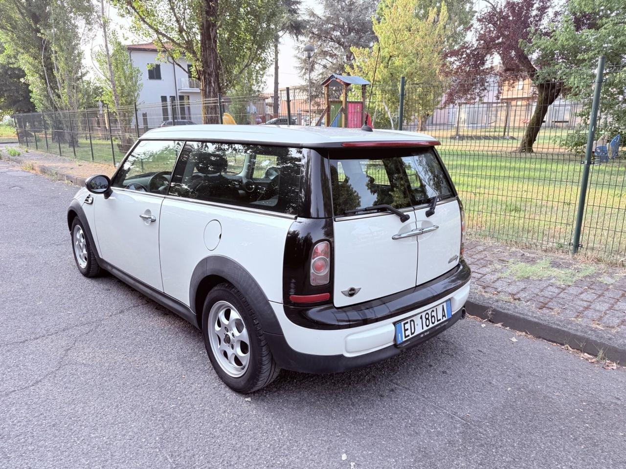 Mini Cooper D Clubman 1.6 DIESEL- 2010