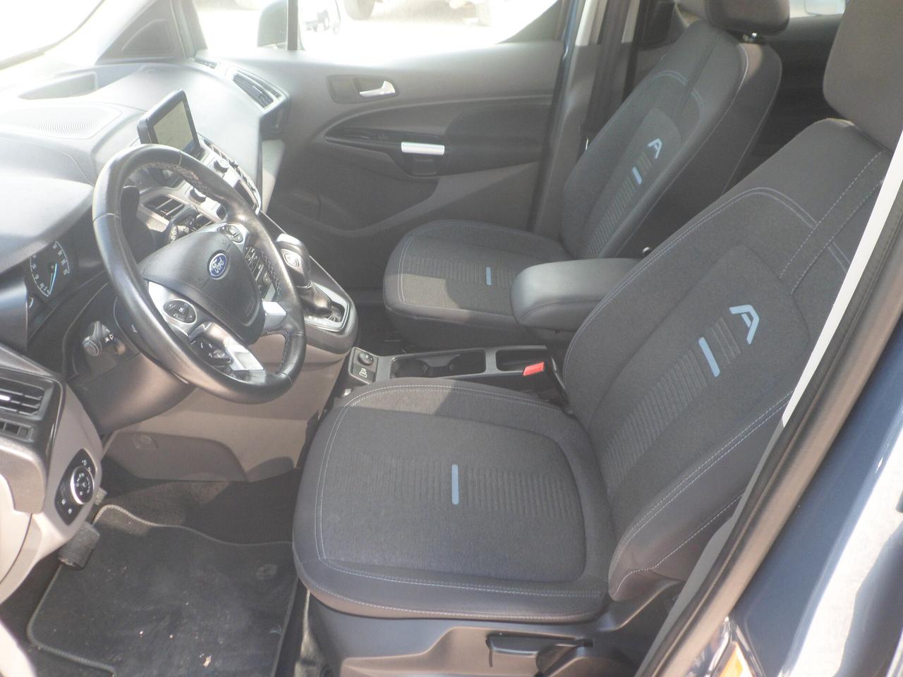 Ford Grand Tourneo Connect 5 posti autovettura