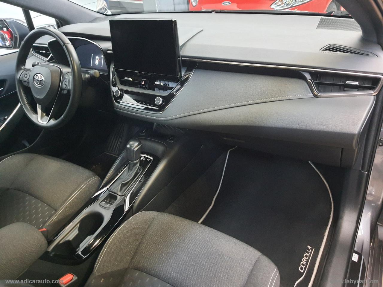 TOYOTA Corolla 1.8 Hybrid Style