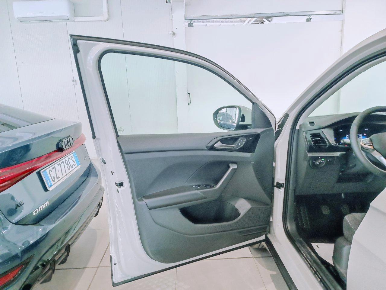 Volkswagen T-Cross 1.0 tsi 95CV nuova pronta consegna