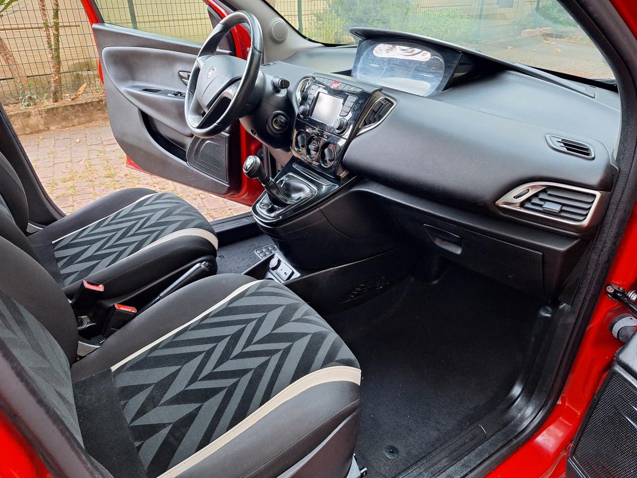 Lancia Ypsilon 1.3 MJT 16V 95 CV 5 porte S&S . Motore da revisione