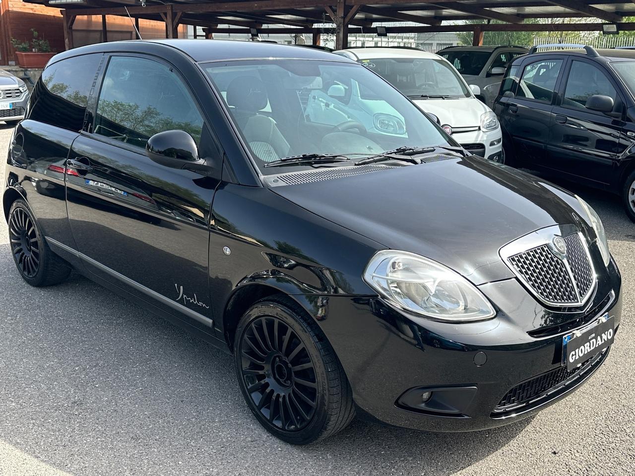 Lancia Ypsilon 1.3 MJT 90 CV MomoDesign