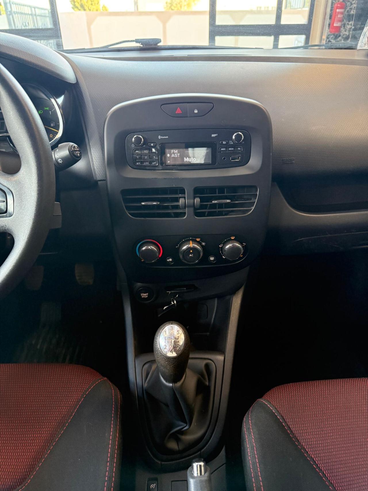 Renault Clio 1.2 75CV 5 porte Wave