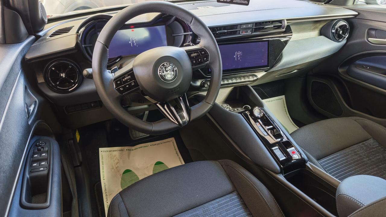 Alfa Romeo Junior 145 CV Hybrid eDCT6