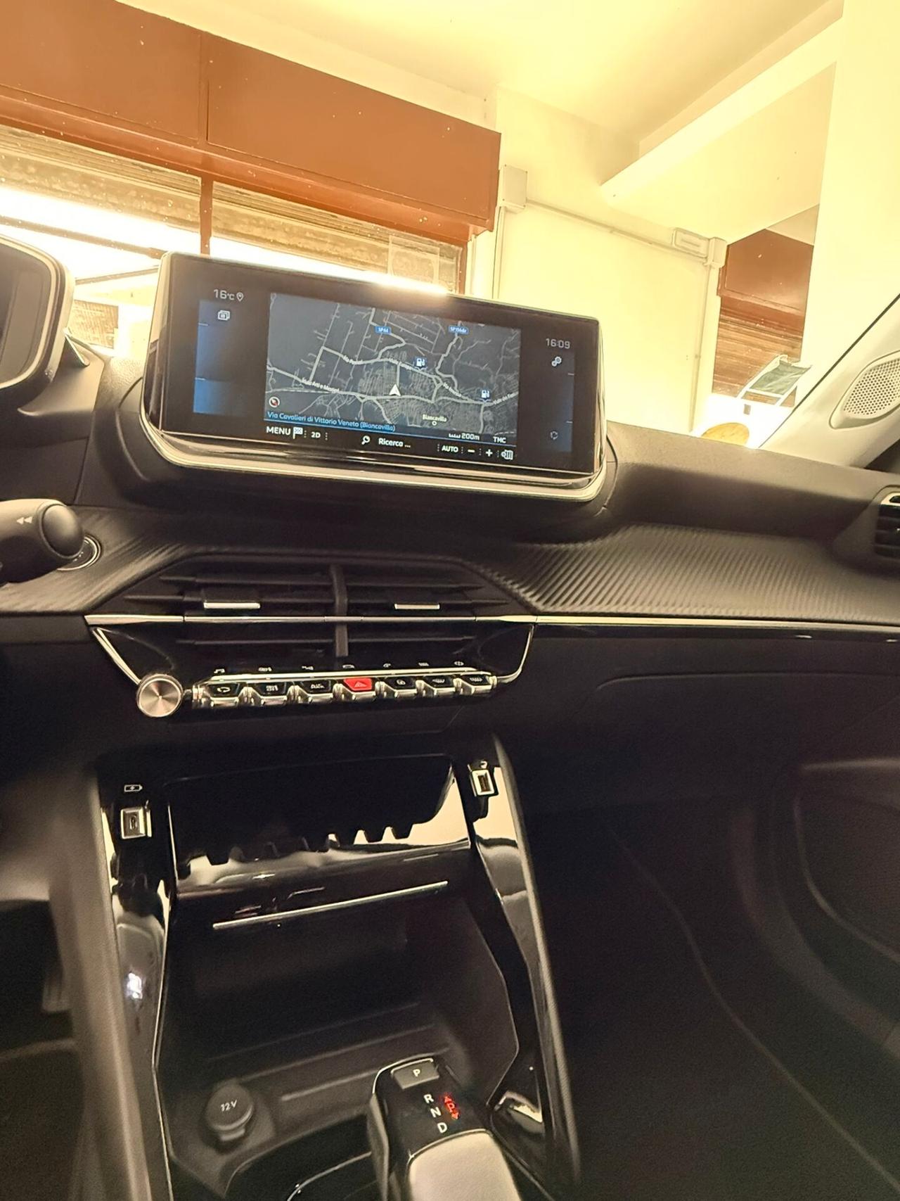 Peugeot 2008 BlueHDi 130 S&S EAT8 Allure