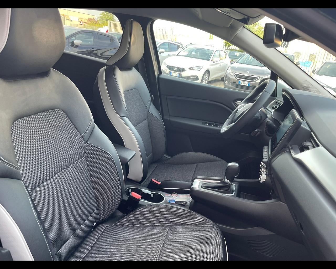 RENAULT Captur 1.6 E-Tech hybrid Intens 145cv auto