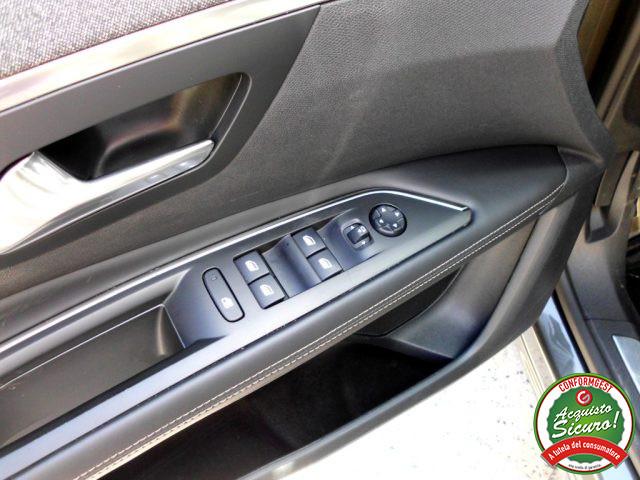 PEUGEOT 3008 BlueHDi 131 S&S GT Line