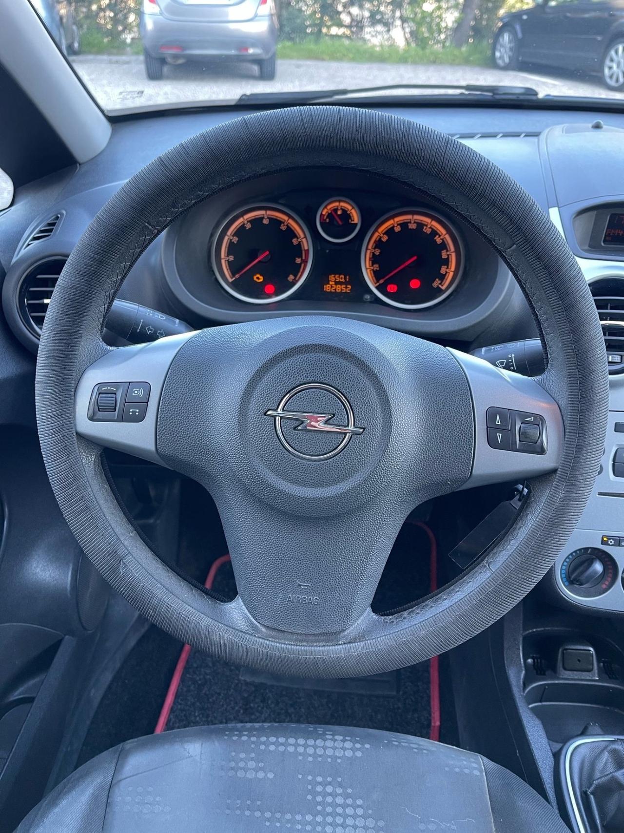 Opel Corsa 1.2 - GPL- NEOPATENTATI